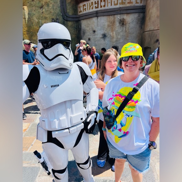 Hey, itโs Kimmie!! โ๏ธout my feature game. - Picture 6 of 17